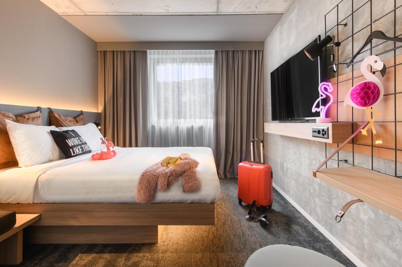 Moxy Sion Hotel Buitenkant foto